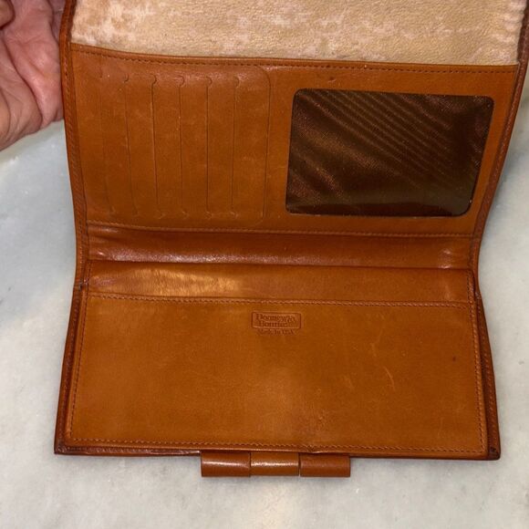 Dooney & Bourke Wallet Vintage Pebbled Leather Bifold Envelope Style Wallet - Picture 10 of 16